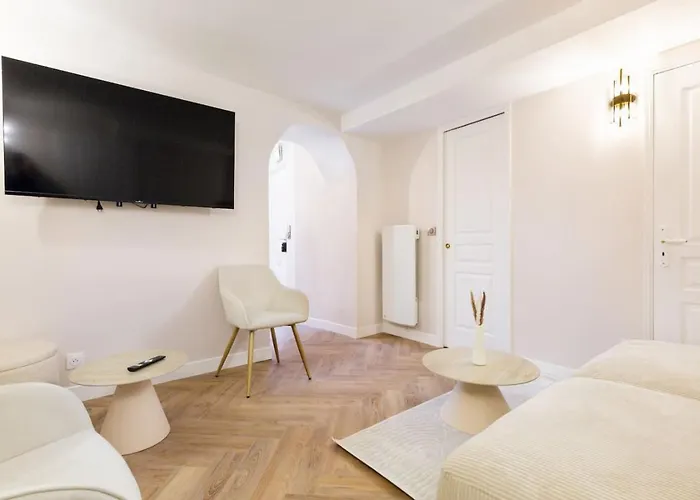 شقة Magnifique 3 3 Sde Avec Clim Et Jacuzzi