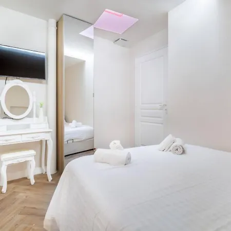 Magnifique 3 3 Sde Avec Clim Et Jacuzzi *