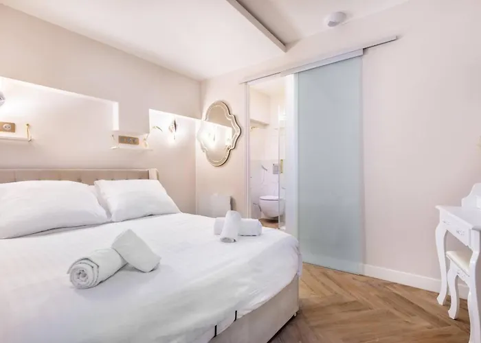 Apartment Magnifique 3 3 Sde Avec Clim Et Jacuzzi *